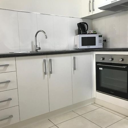 Апартаменты Ocean Breeze Units Боуэн Экстерьер фото
